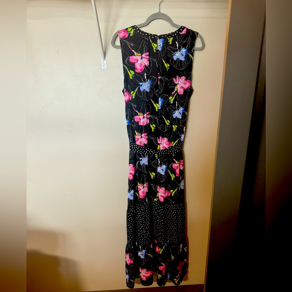 Cute, floral chiffon sleeveless maxi dress.  Brand is Apt 9 and size is XXL